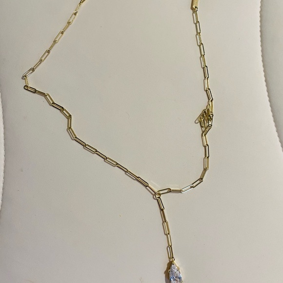 NWOT Melinda Maria Baby Samantha Teardrop Lariat
Necklace - 18K Gold Plated - Picture 5 of 6